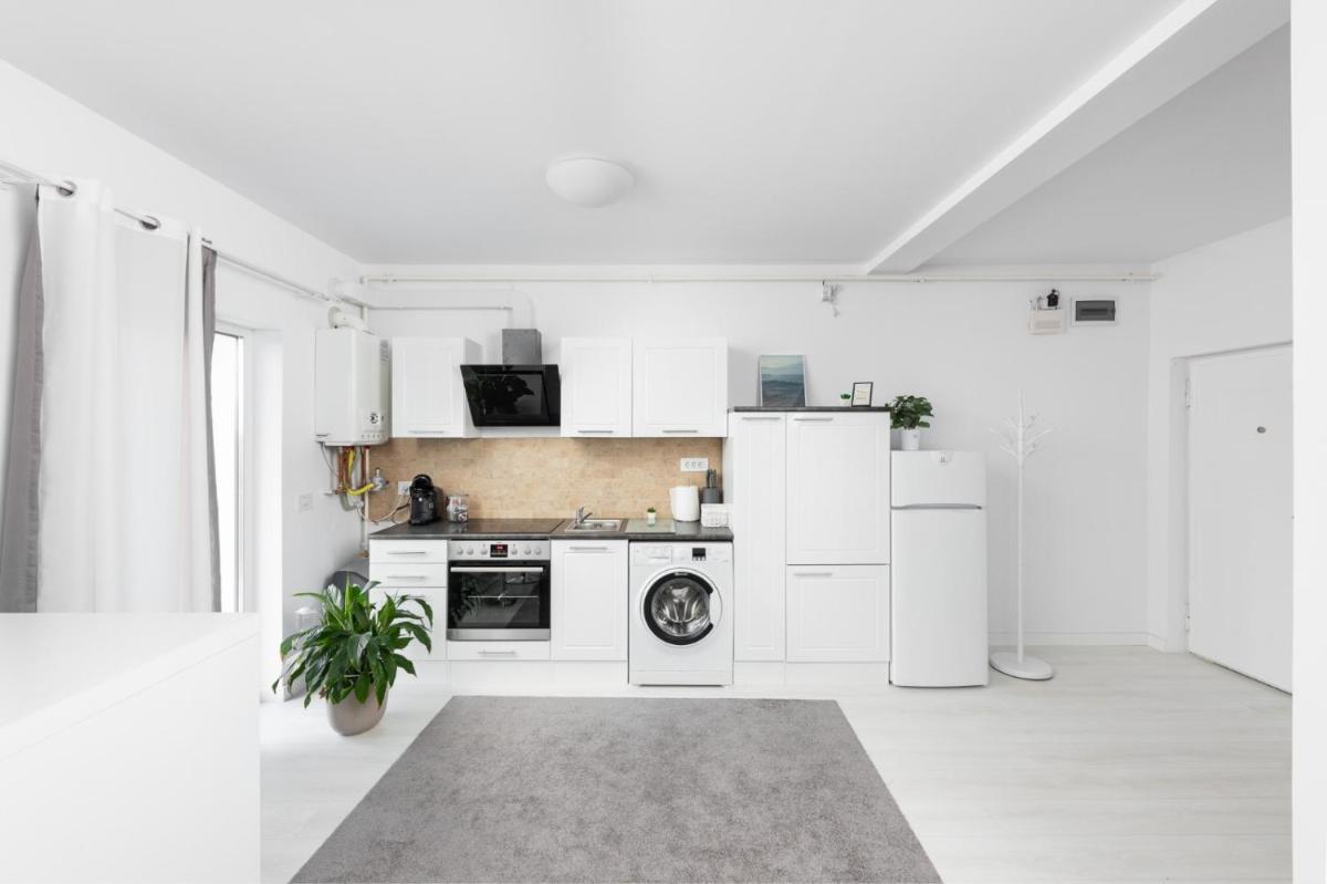 REEAS APARTAMENT 13 - Housity