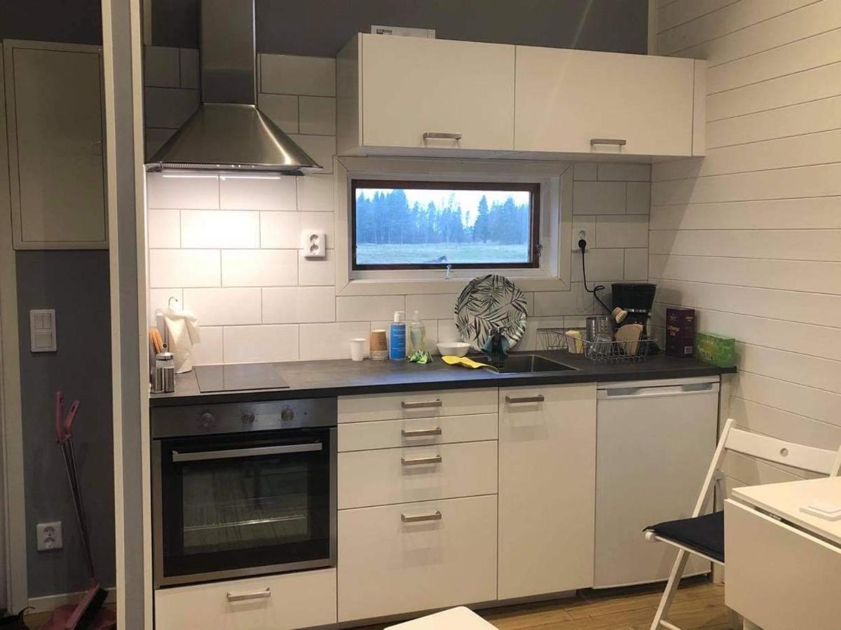 Strandnära Stuga Vänersnäs - Housity