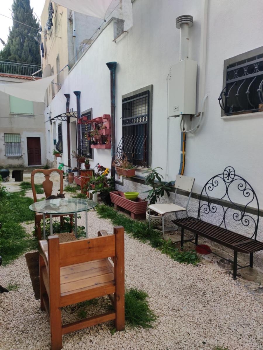 B&Brothers-Tzia Luisa - Housity