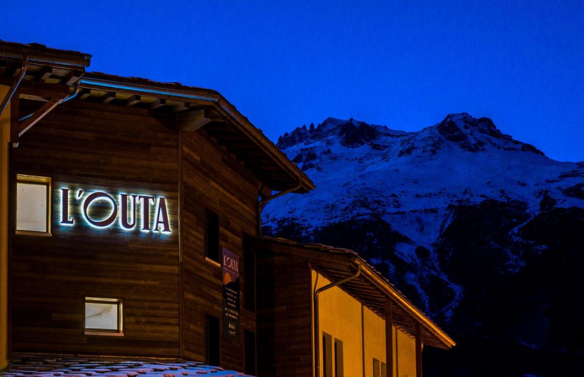 Vue générale sur la montagne ou vue sur la montagne depuis l'hôtel