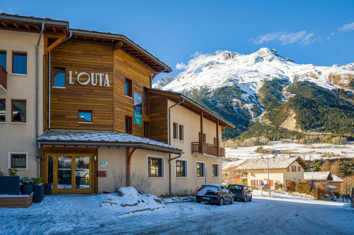 Vue générale sur la montagne ou vue sur la montagne depuis l'hôtel