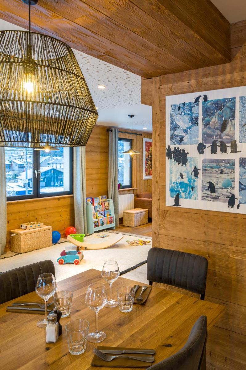 Coin salon dans l'établissement L'Outa Hotel Restaurant