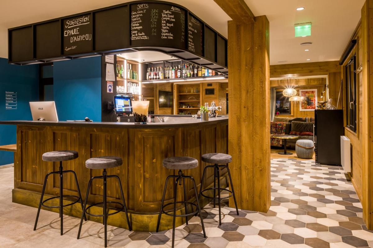 Restaurant ou autre lieu de restauration dans l'établissement L'Outa Hotel Restaurant