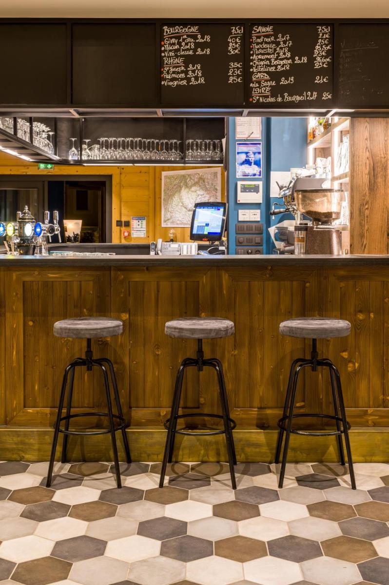 Restaurant ou autre lieu de restauration dans l'établissement L'Outa Hotel Restaurant