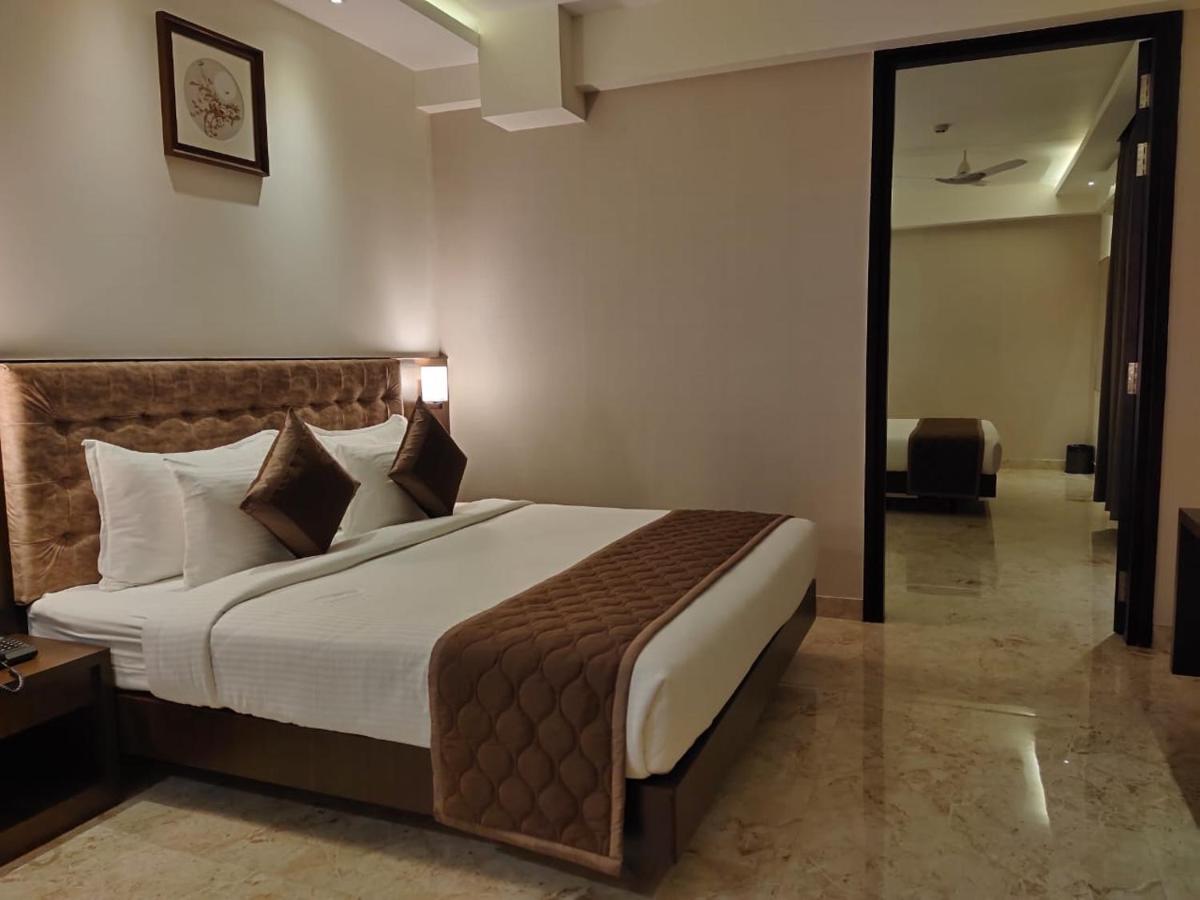 TRESCA A LUXURY HOTEL - Housity