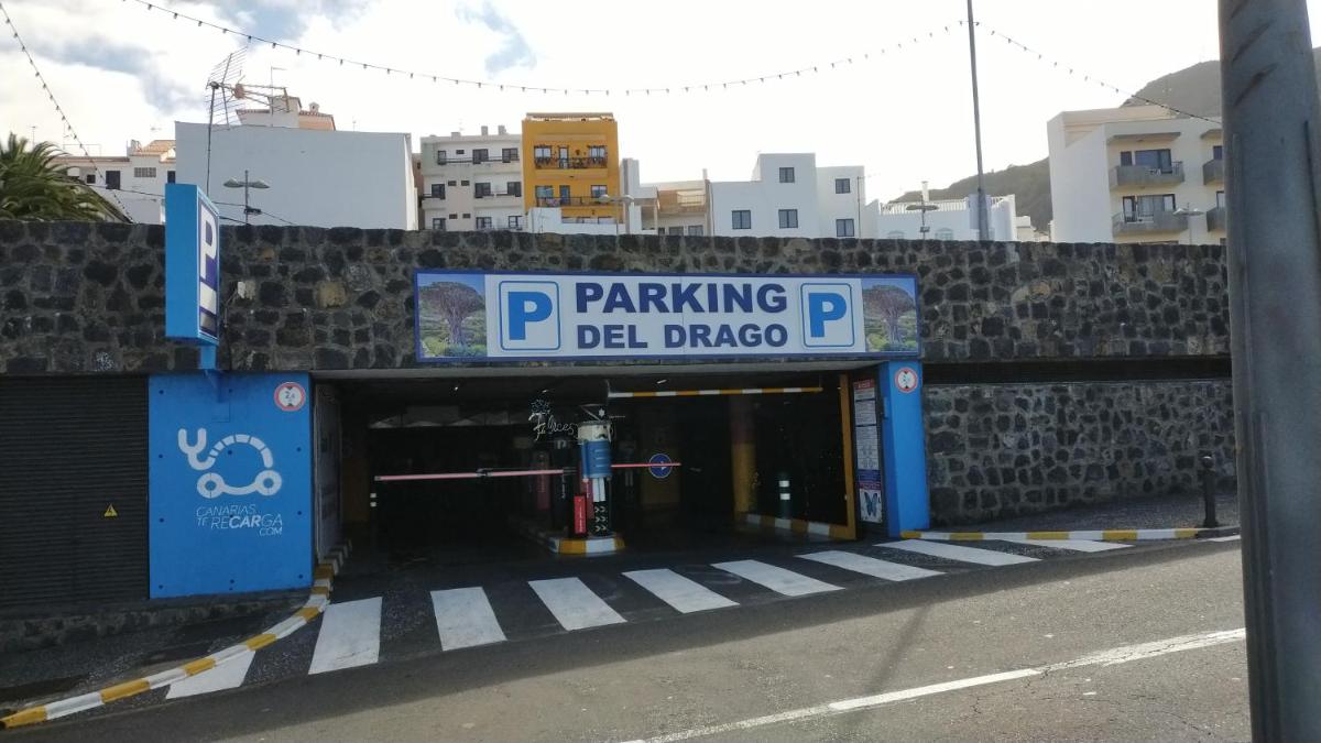 Room Plaza & Parking - Housity