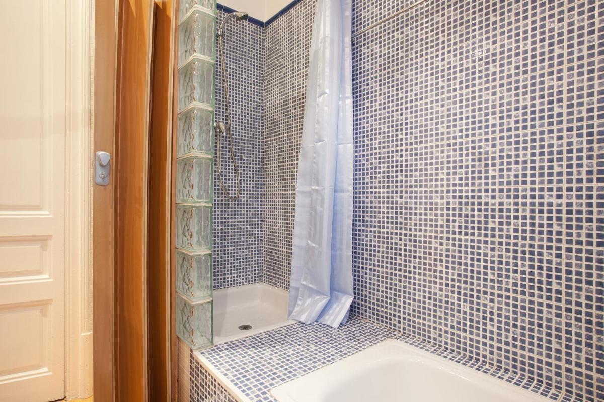 Modernist Apartment Barcelona - Housity
