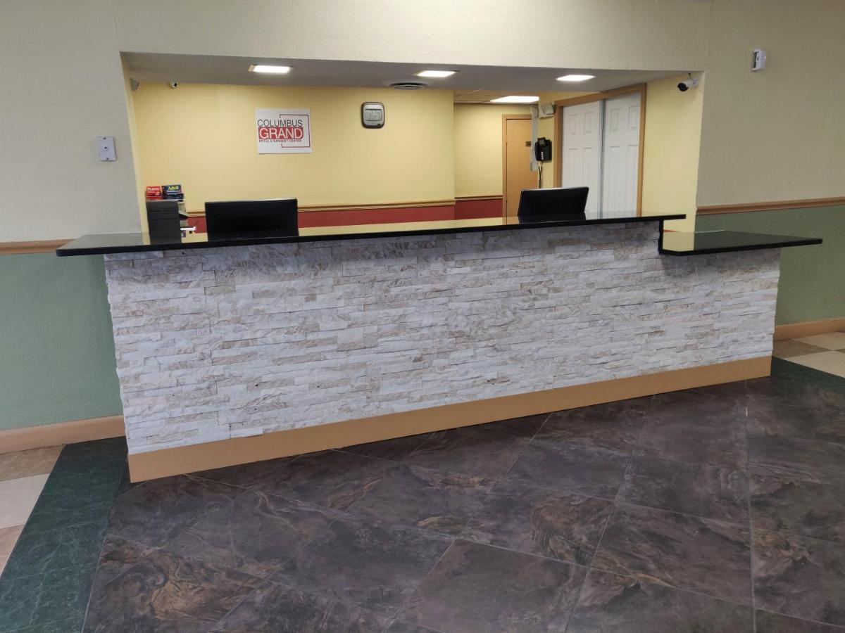 Columbus Grand Hotel & Banquet Center - Housity