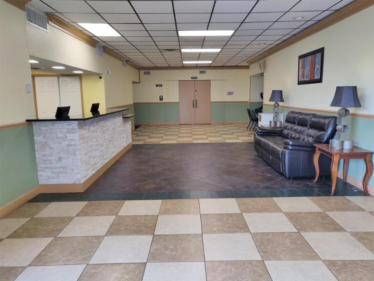 Columbus Grand Hotel & Banquet Center - Housity