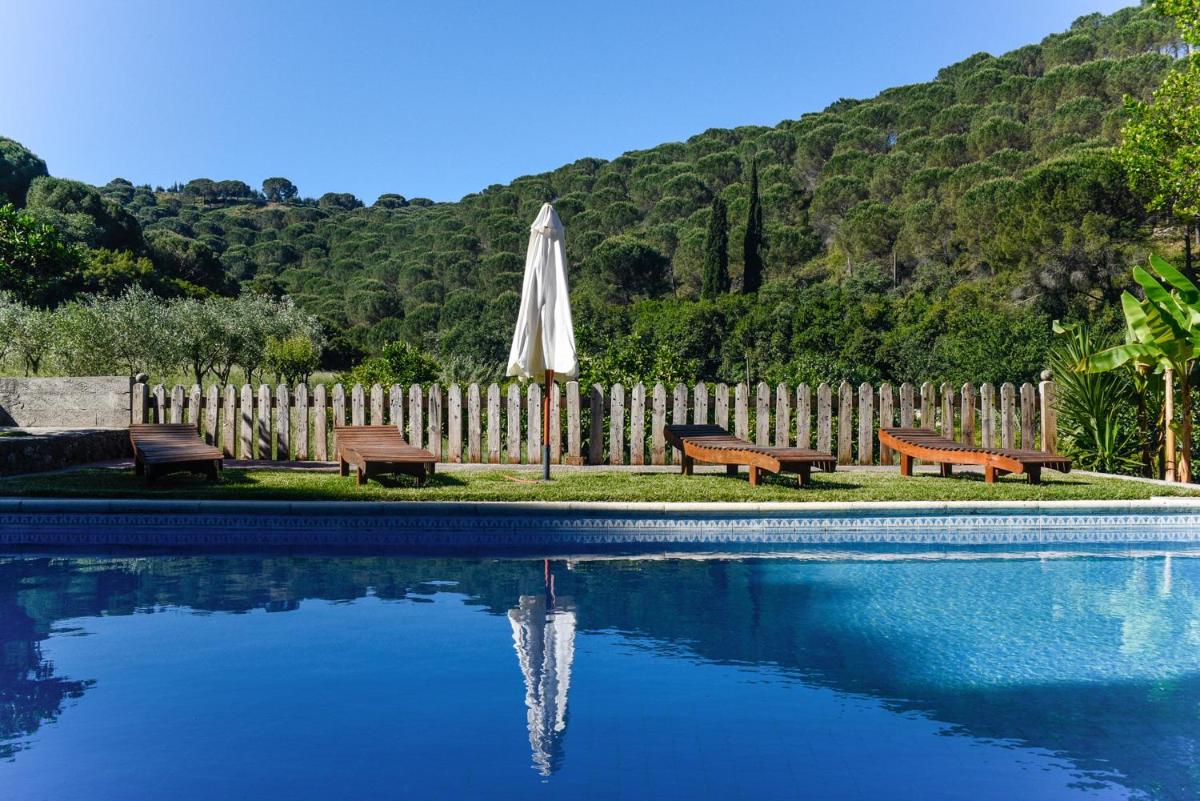 Charming house in Porto de Mós with lake view - Housity