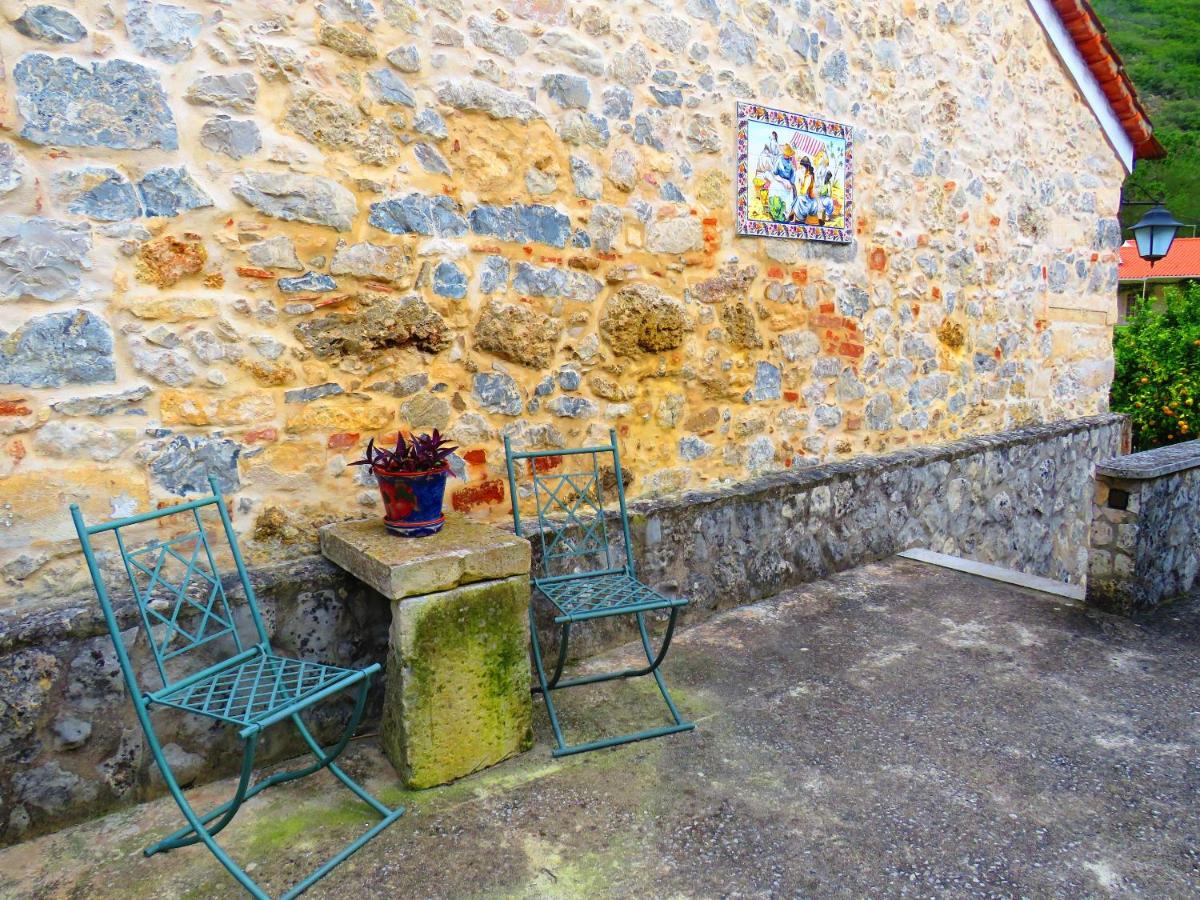 Charming house in Porto de Mós with lake view - Housity