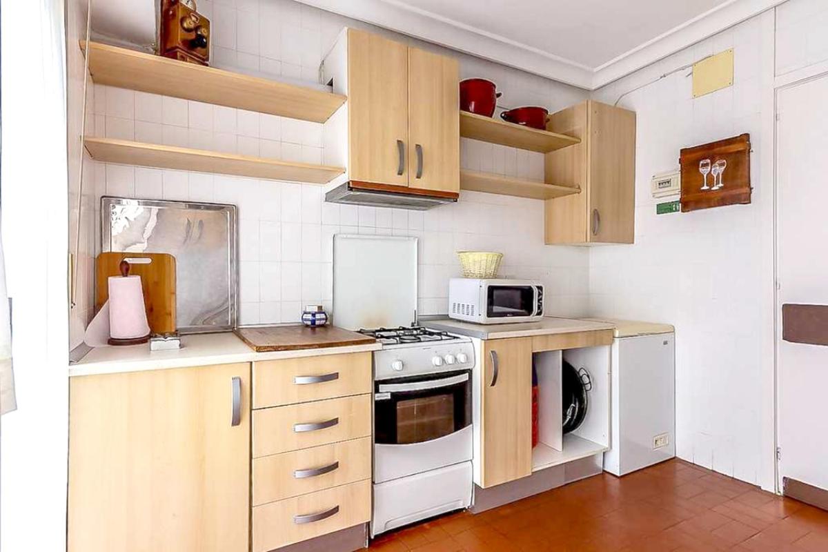 Spacious Villa with Private Pool in Valdecaballeros - Housity