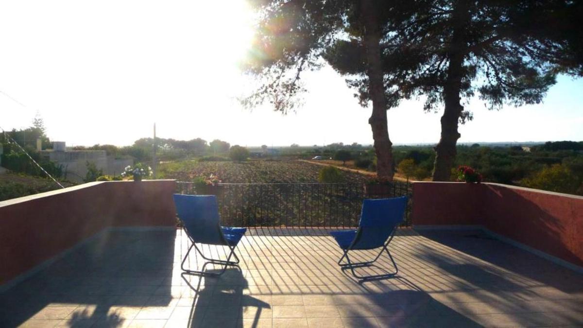 Spacious House in Marinella di Selinunte with Terrace - Housity