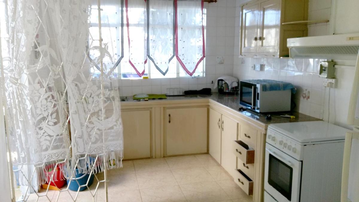 Suitetrails - 3 bedrooms house with shared pool enclosed garden and wifi at Trou aux Biches