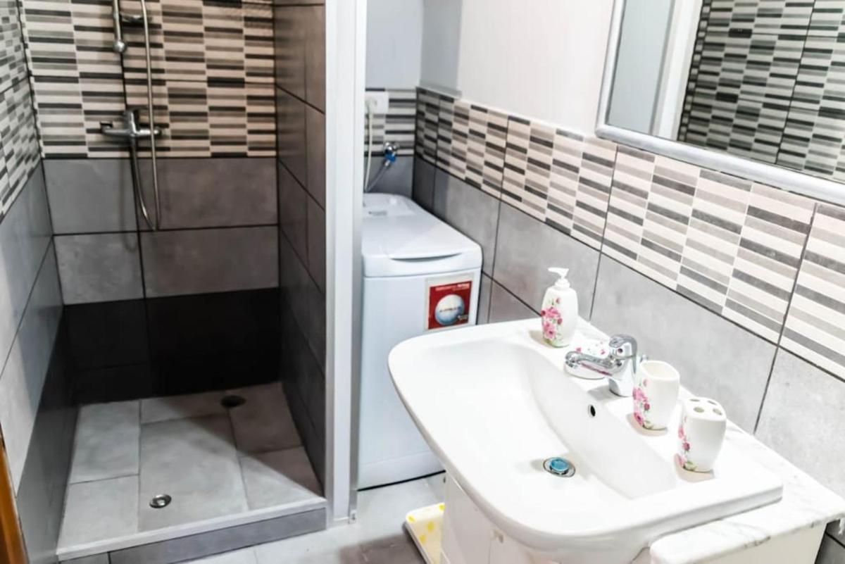 One bedroom appartement with furnished terrace and wifi at Favara 8 km away from the beach - Housity