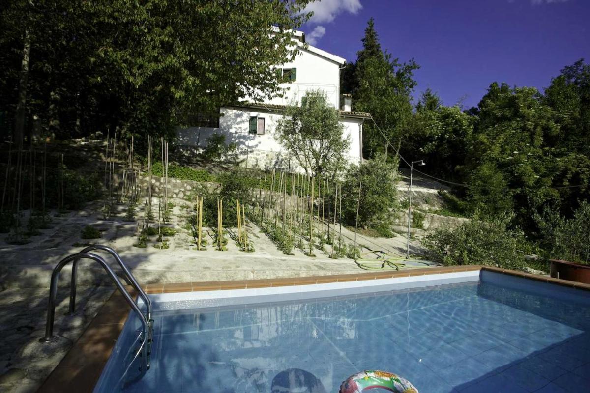 Charming Apartment in Sant'Agata Feltria with Private Pool - Housity