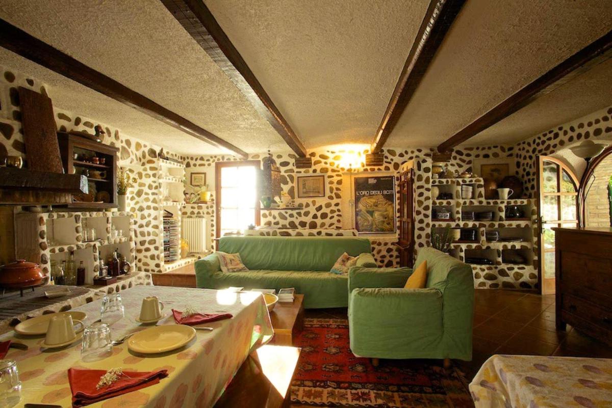 Charming Apartment in Sant'Agata Feltria with Private Pool - Housity