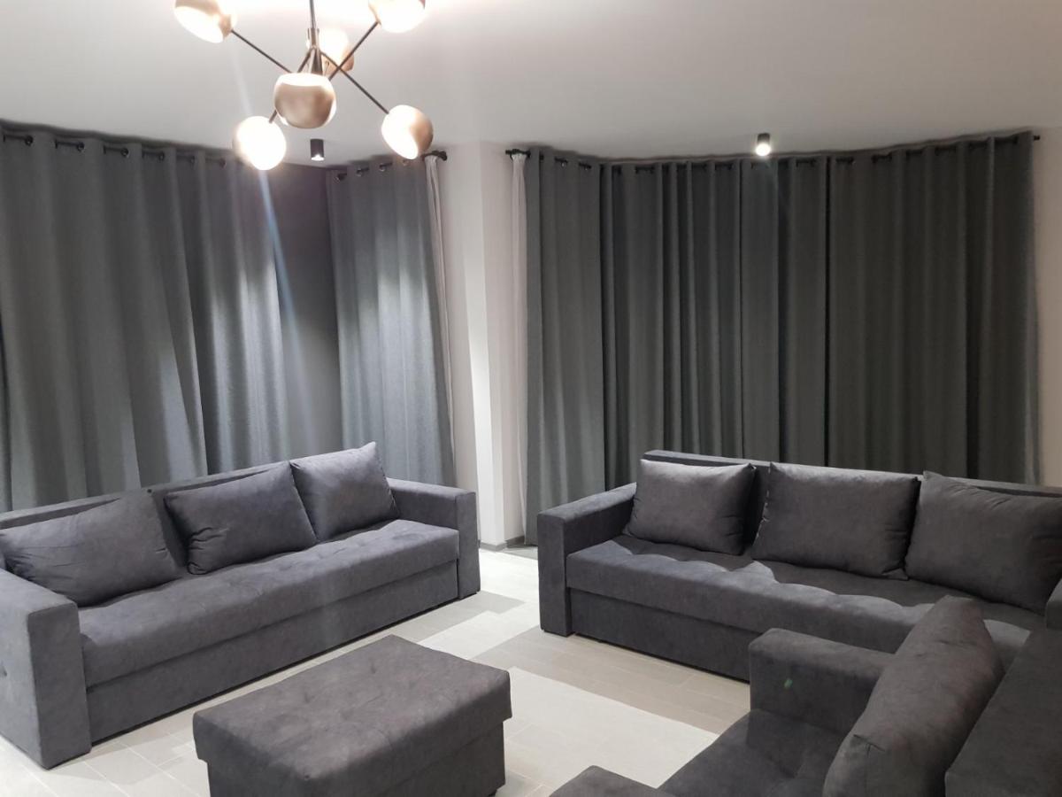 Uzhorod 3 room lovely house - Housity