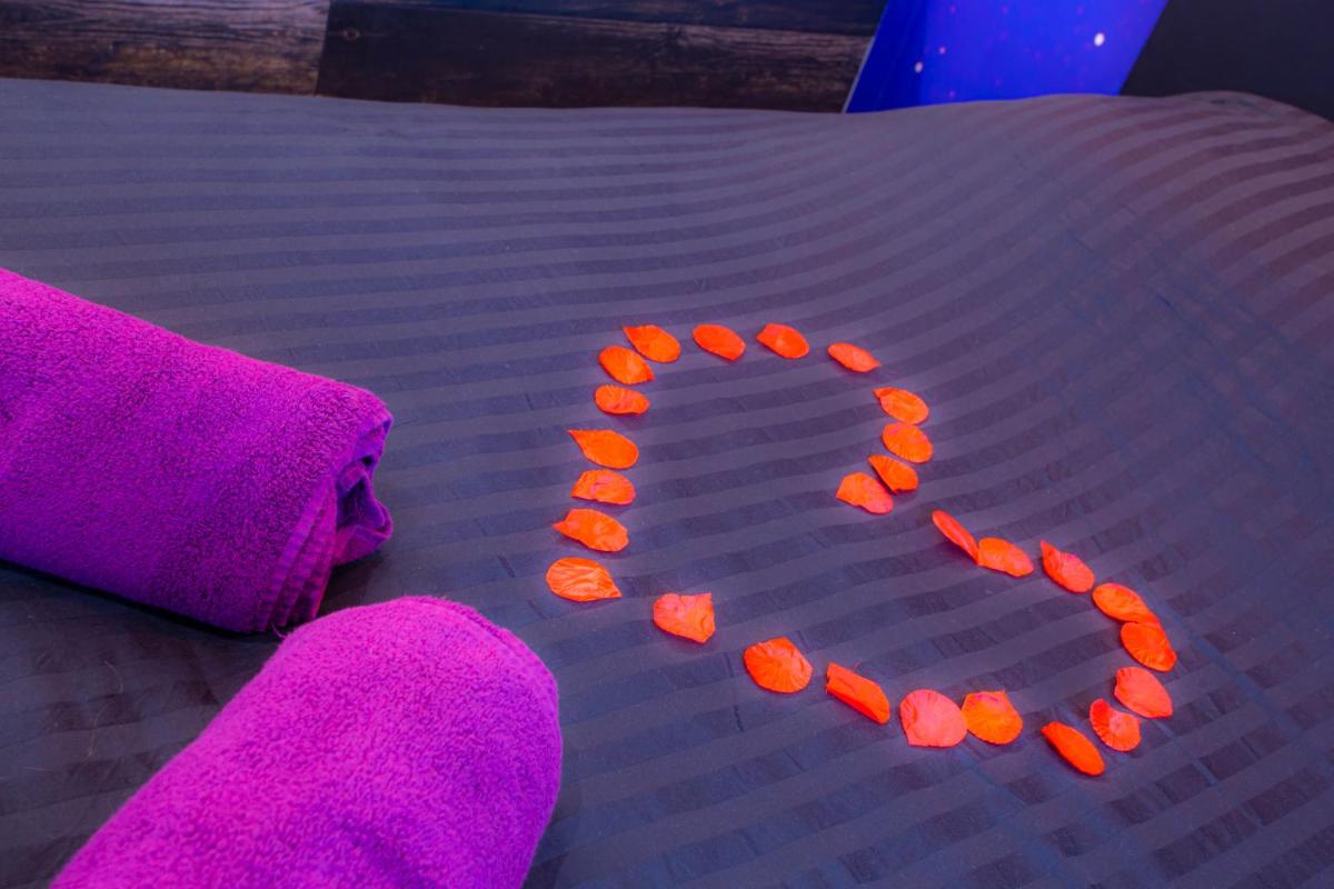 LOVE ROOM - SPECIAL AMOUREUX - HYPER CENTRE - Lorient - Housity