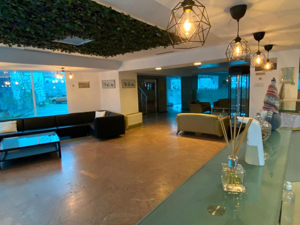 Hotel Mojo - Housity