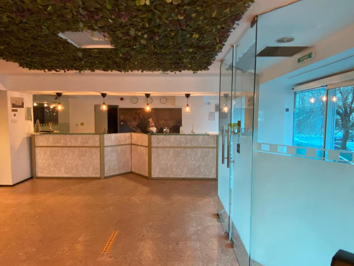 Hotel Mojo - Housity