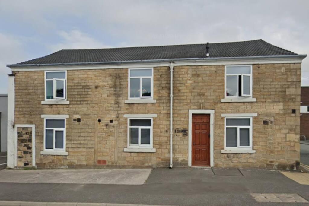 Fabulous Newly Refurbished Apartment - Great Links - Housity