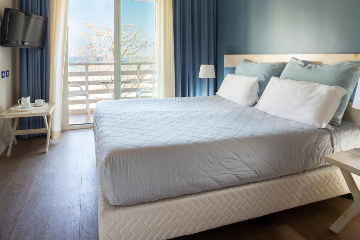 Hotel LaMorosa - Housity