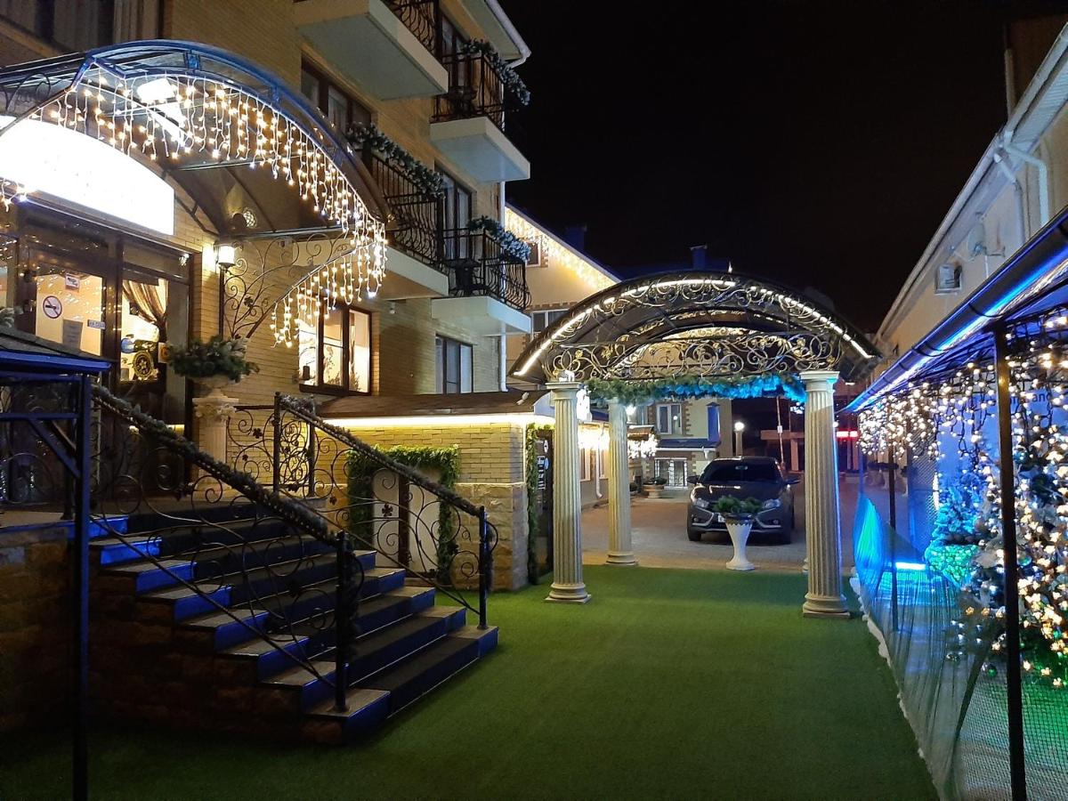 Hotel Mirazh - Housity