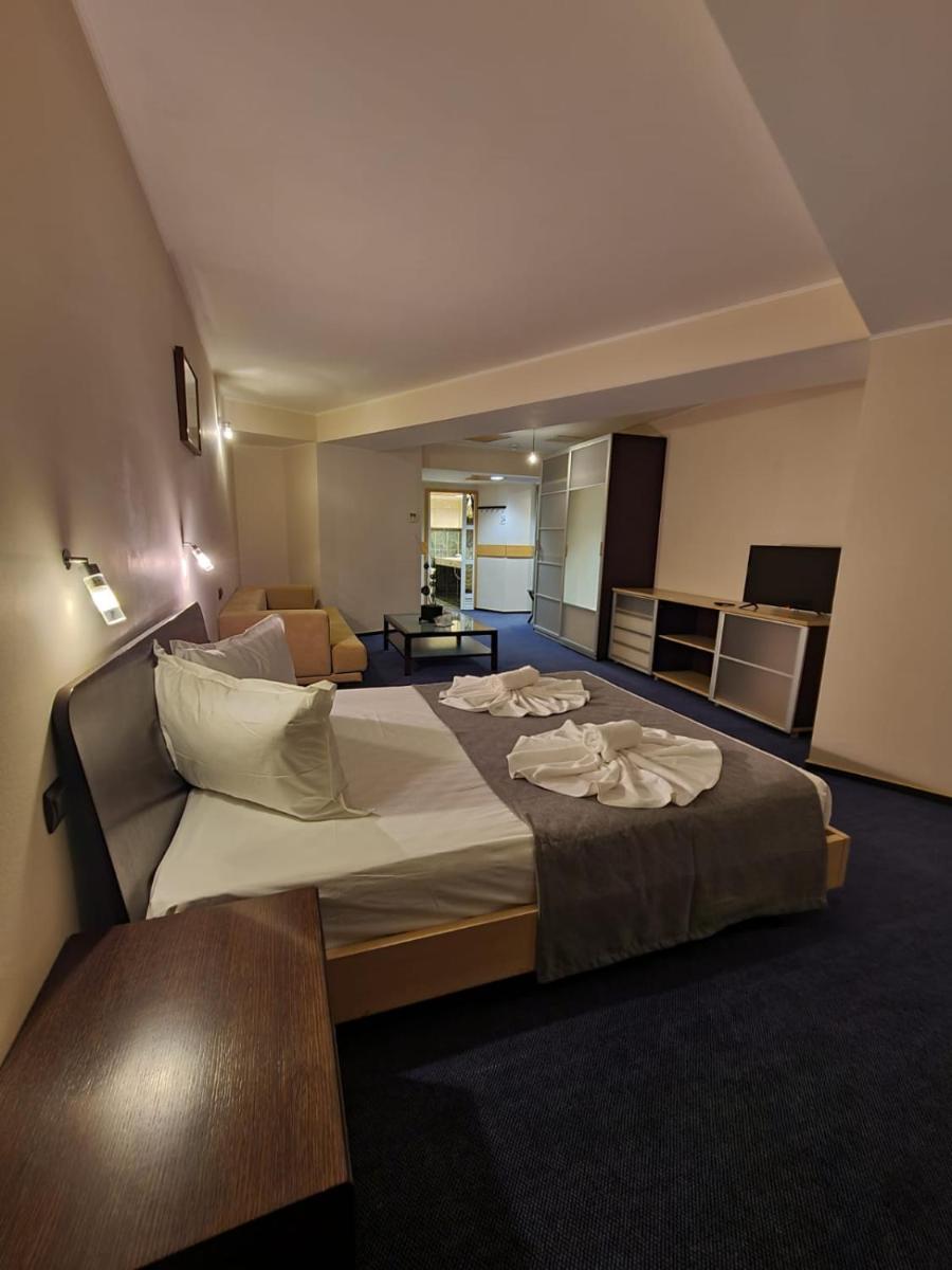 Hotel Mojo - Housity
