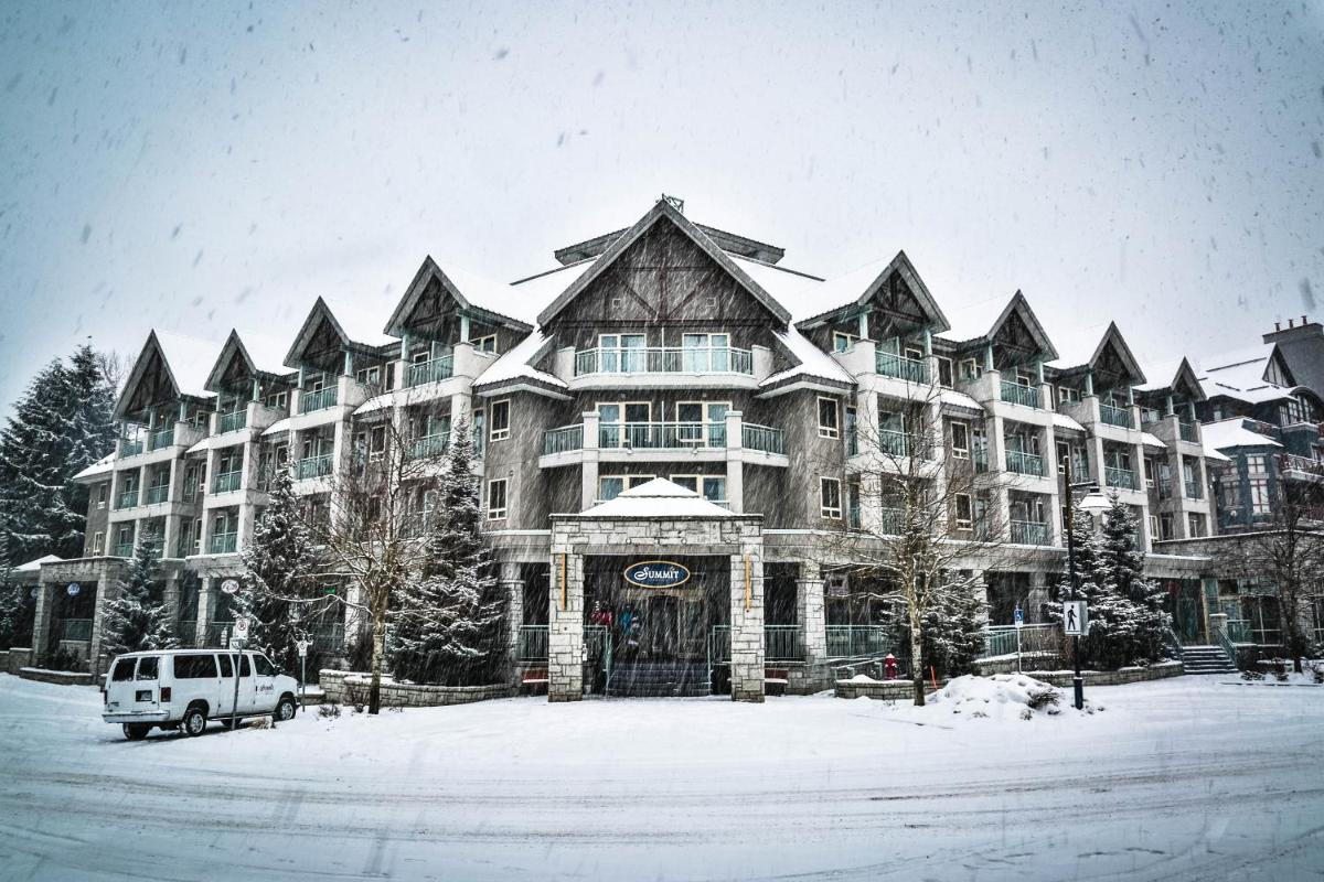 Summit Lodge Boutique Hotel by Paradox - Housity