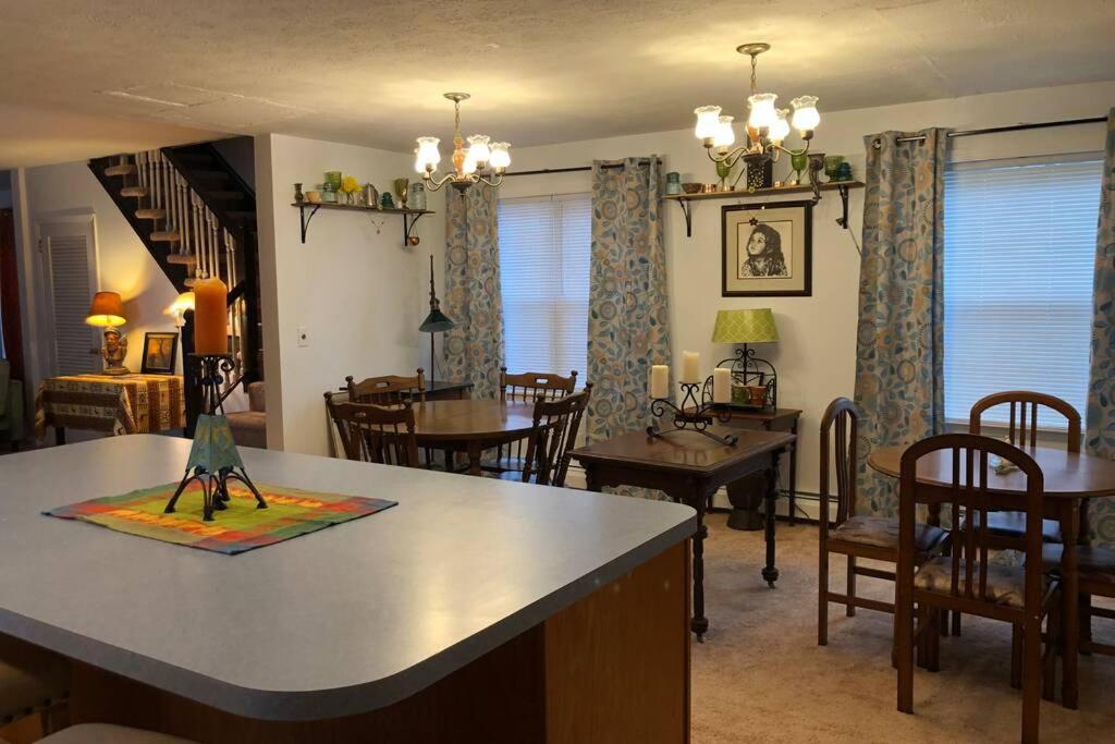 The Lamp House - Housity