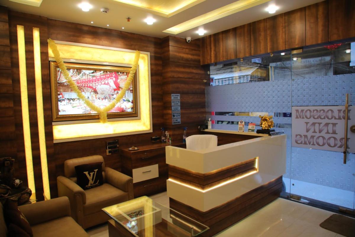 Hotel Blossom Inn - Housity