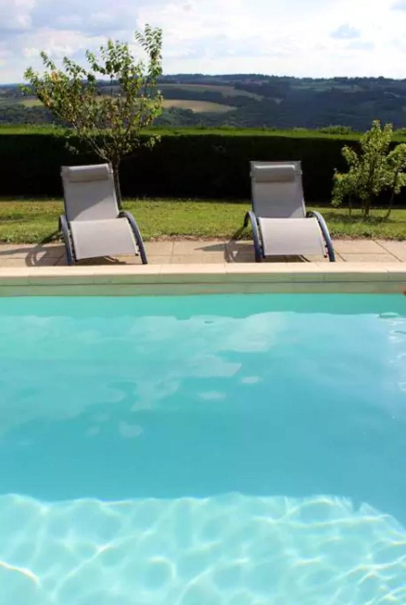 Villa elegante a Mur de Barrez avec piscine privee - Housity
