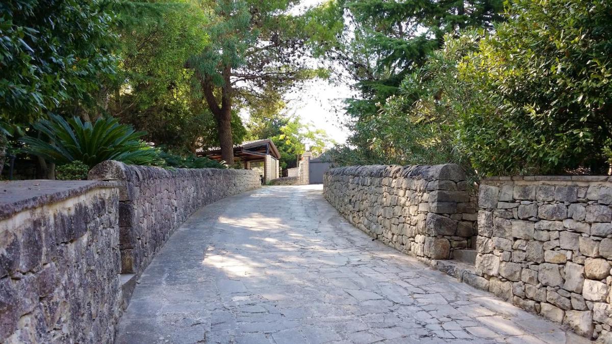 Comfortable apartment in Modica with shared pool 75 m² - Housity