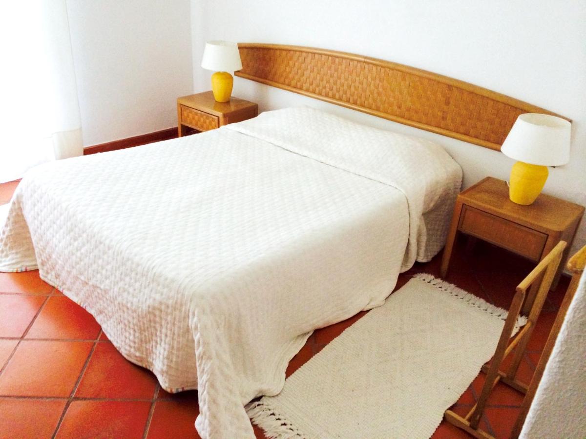 Spacious apartment in Olhos de Agua 130 m² with pool - Housity