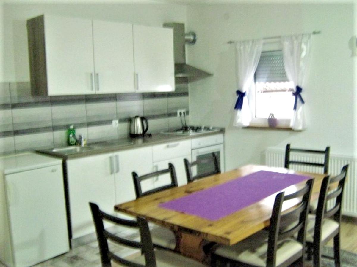 Charming Apartment in Rakovica with Mountain View - 55 m² - Housity