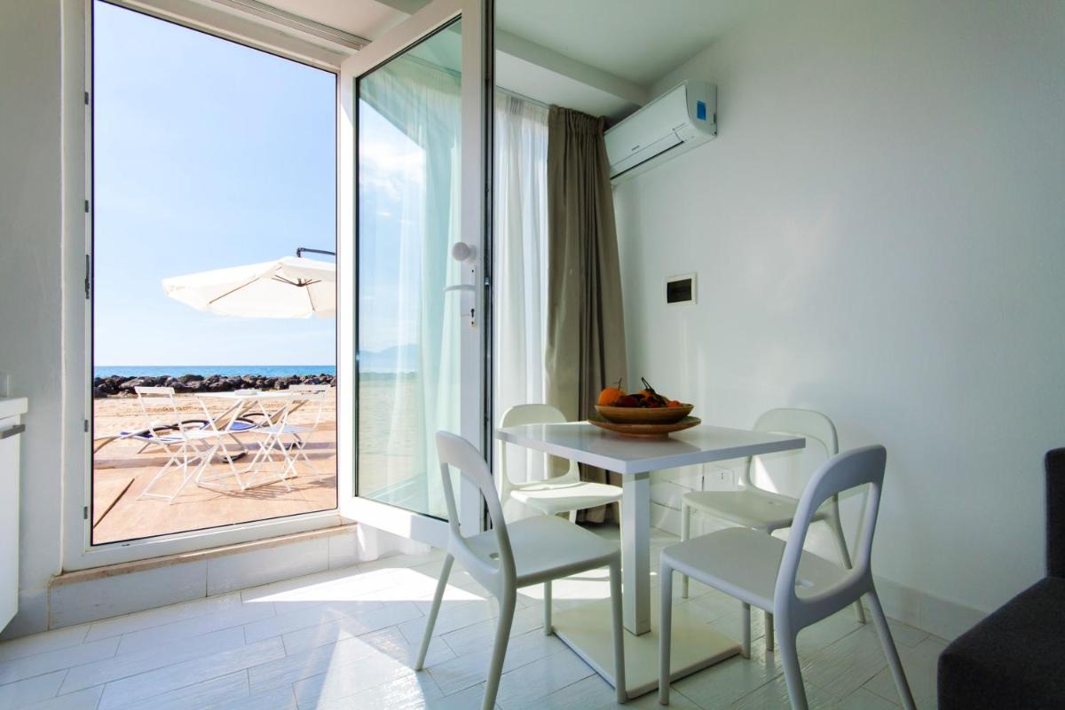 Cosy apartment with sea view terrace in Trappeto 35 m² - Housity