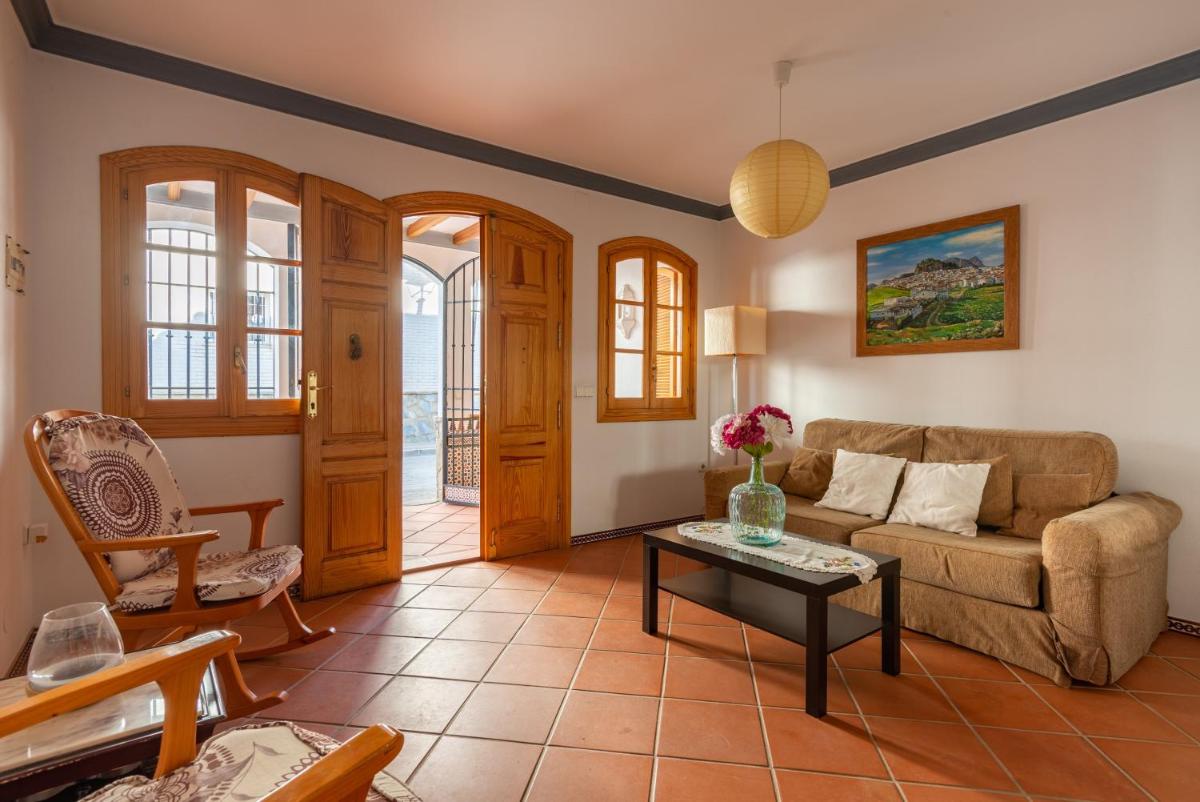 Comfortable house in Ardales with fireplace - Housity