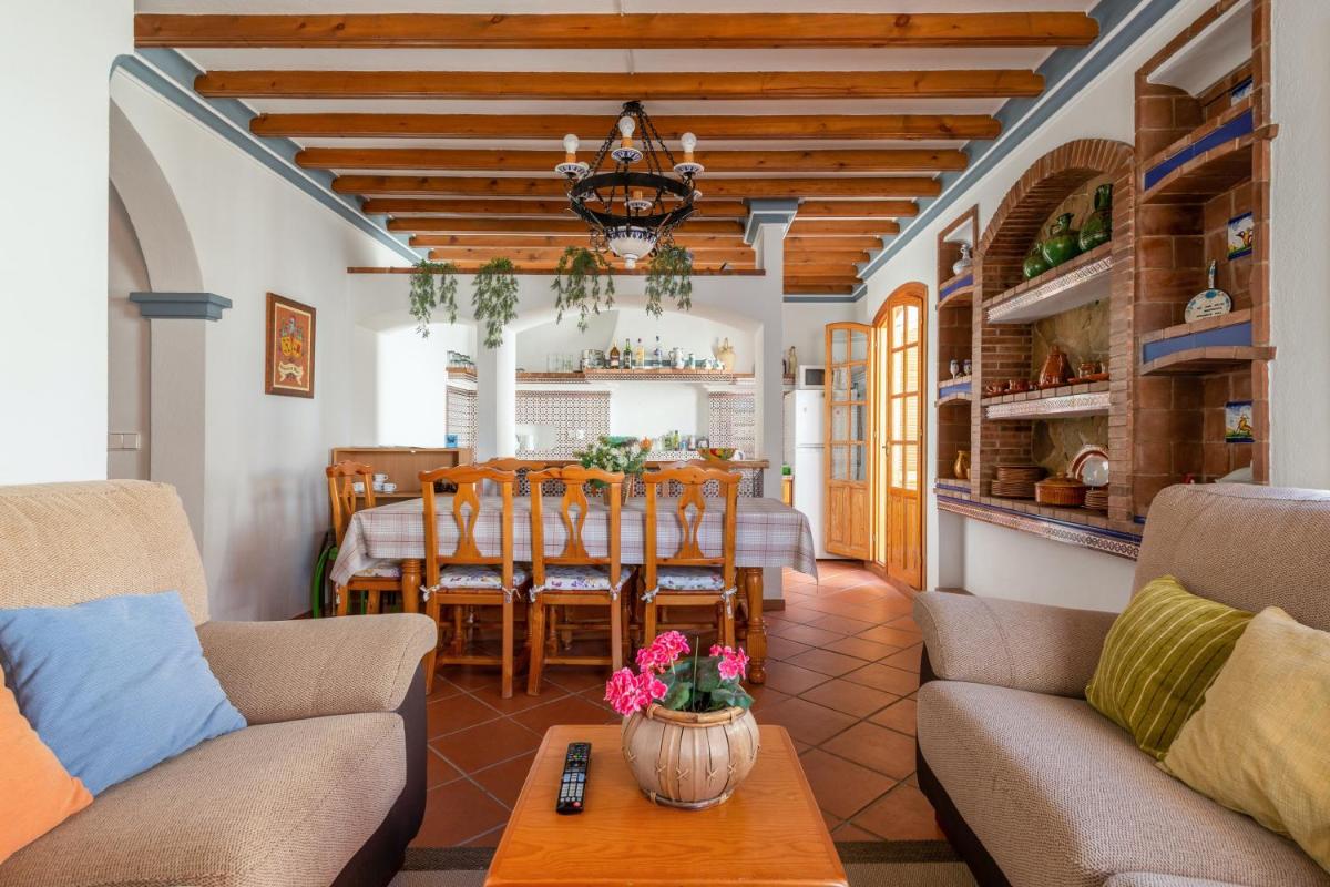 Comfortable house in Ardales with fireplace - Housity