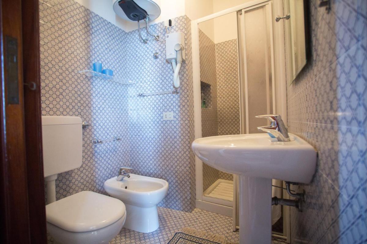 Suitetrails - One bedroom house at Lipari 300 m away from the beach with sea view enclosed garden and wifi