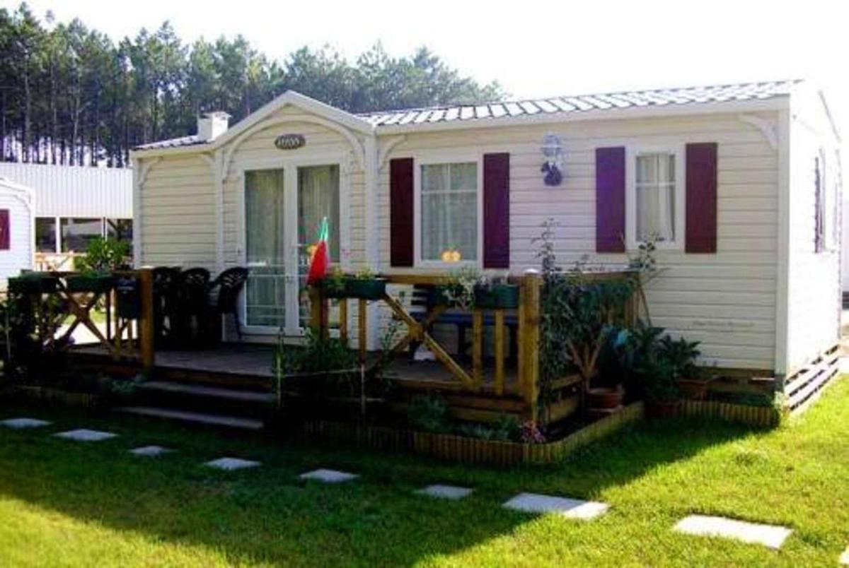 Comfortable Bungalow Near Pataias with Shared Pool - Housity