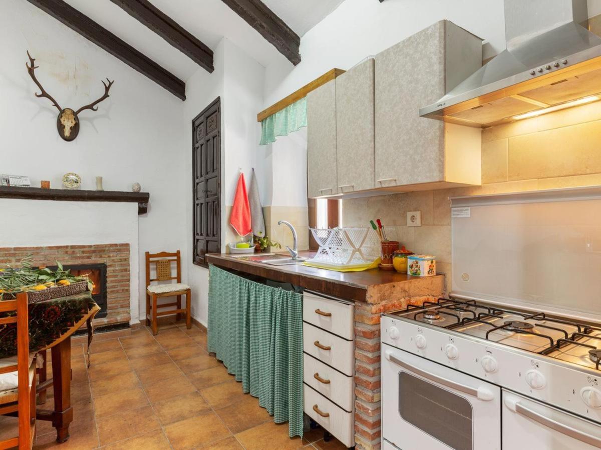Charming house in Fuente la Seda with private pool - Housity