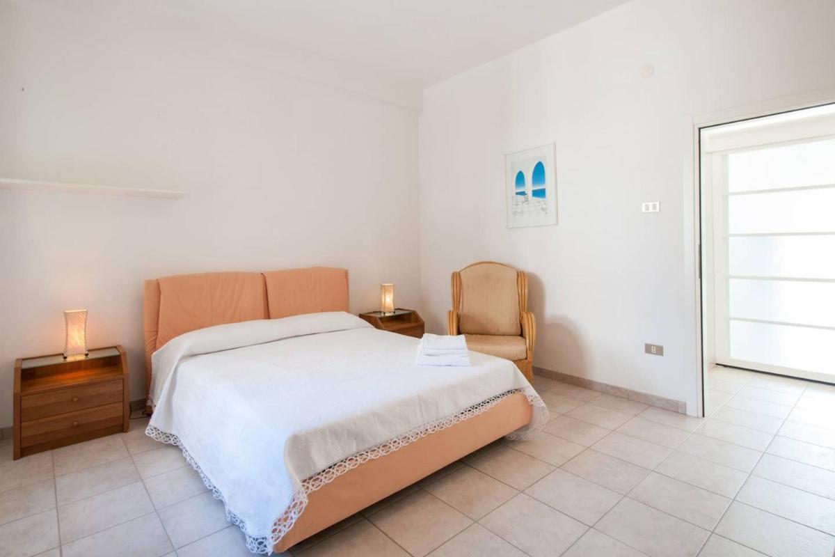 Charming apartment in Vieste with balcony and garden view - Hizvo