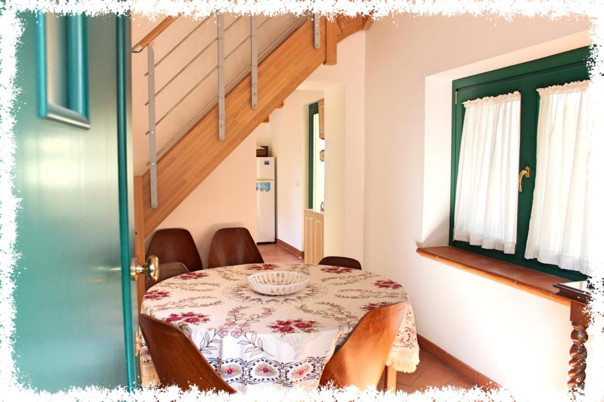Comfy house in Crotone fenced garden - Housity