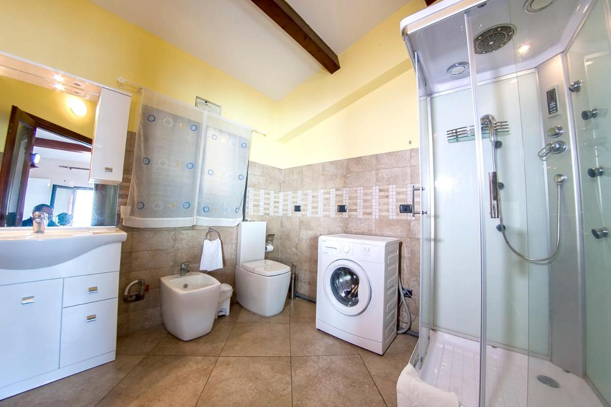 2 bedrooms house at Acireale 10 m away from the beach with sea view balcony and wifi - Housity