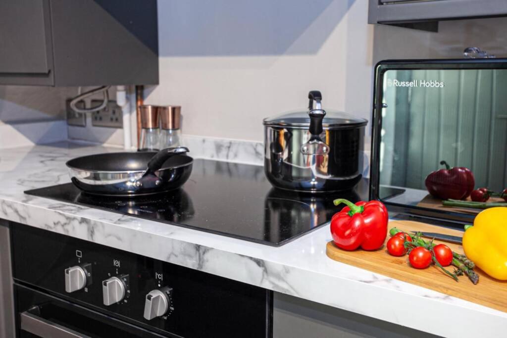 Modern and Comfortable Apartment - sleeps 4 - Housity