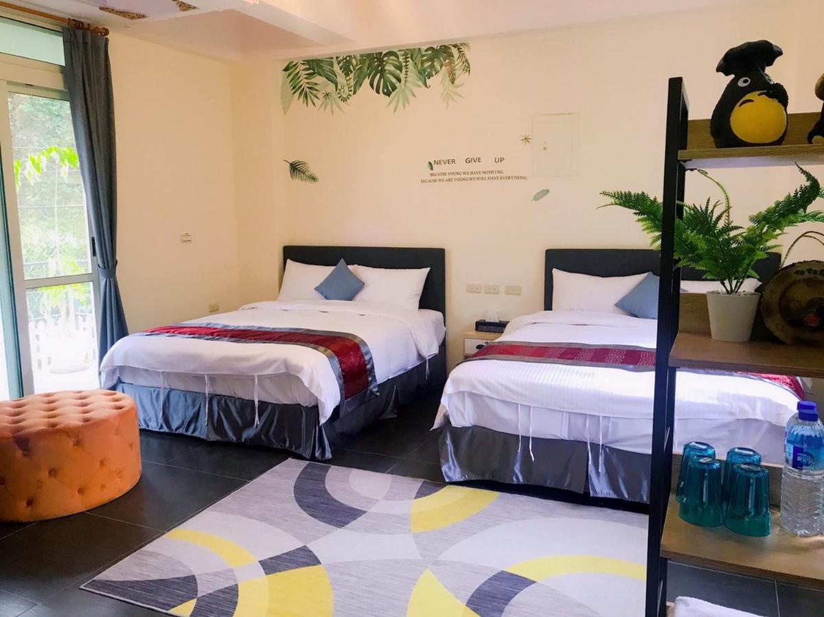 Star Moon Secretarea - Housity