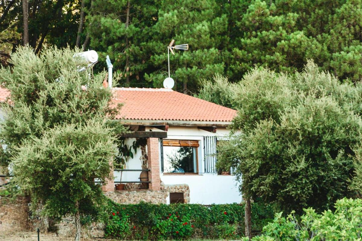 Peaceful villa in Monesterio with private pool - Housity