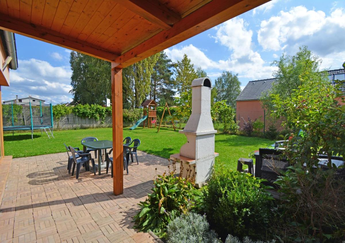 Spacious House with Enclosed Garden in Lomnice nad Luznici - Housity