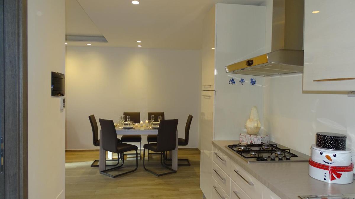 Blue Moon - Via Parigi Apartments - Housity